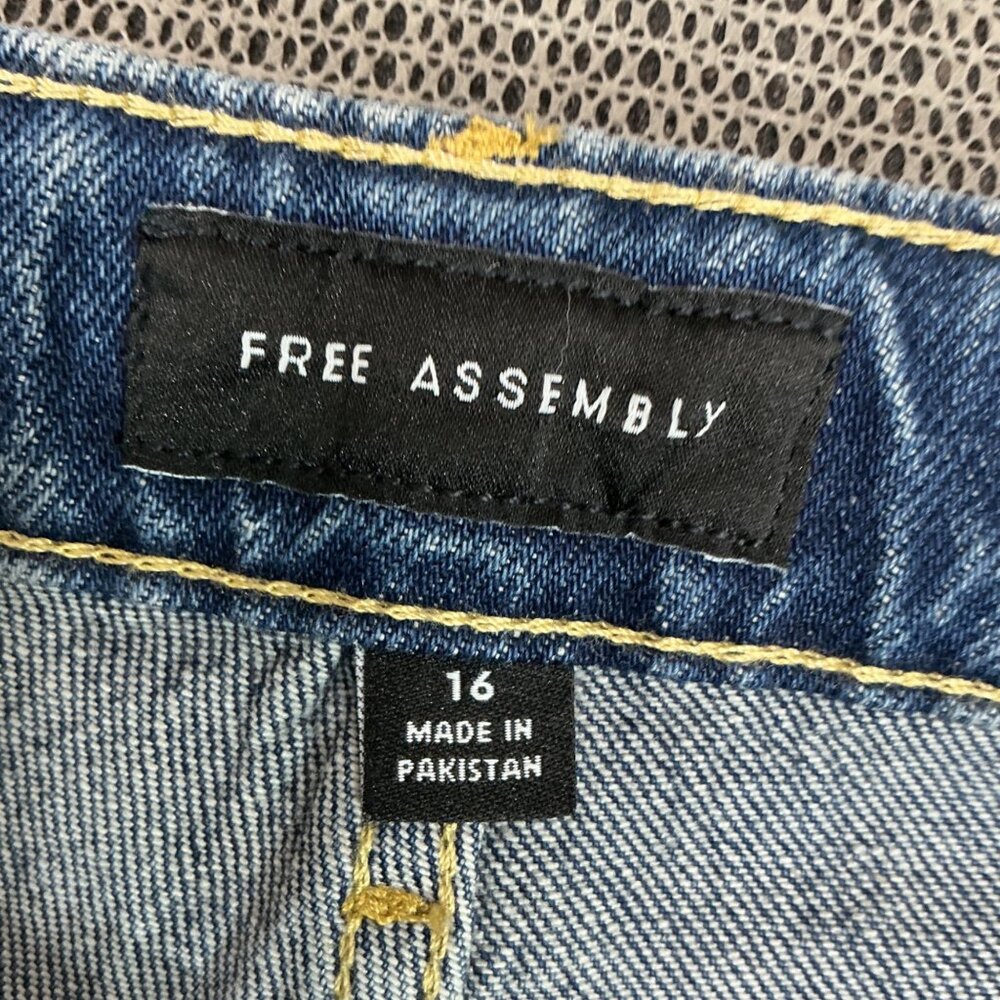 Free Assembly Womens Size 16 Blue Super High Rise Straight Jeans Distress Denim - Picture 4 of 12